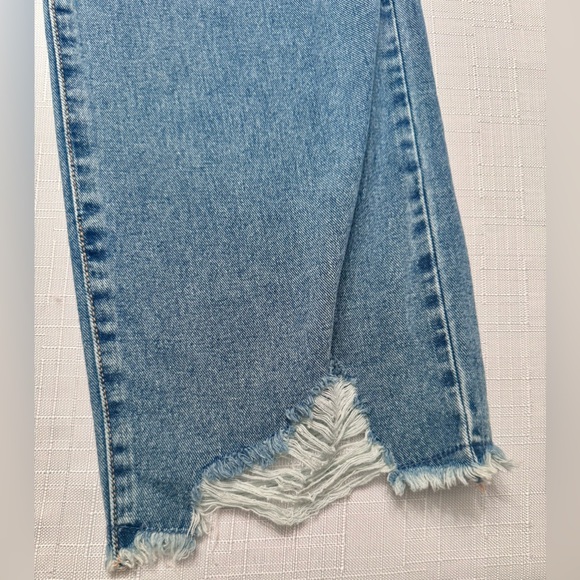 Circus NY high waist slouchy jean distressed 24 - Picture 4 of 9